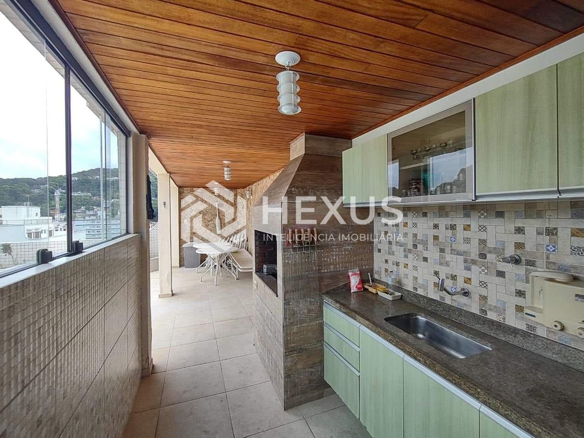 Foto 4 de Cobertura duplex reformada com varanda vista mar e lazer na Praia da Enseada, Guaruja