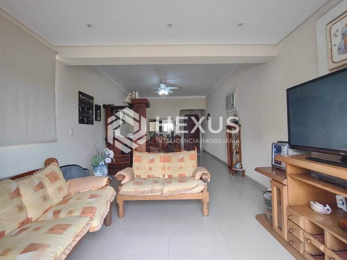 Foto 5 de Cobertura duplex reformada com varanda vista mar e lazer na Praia da Enseada, Guaruja