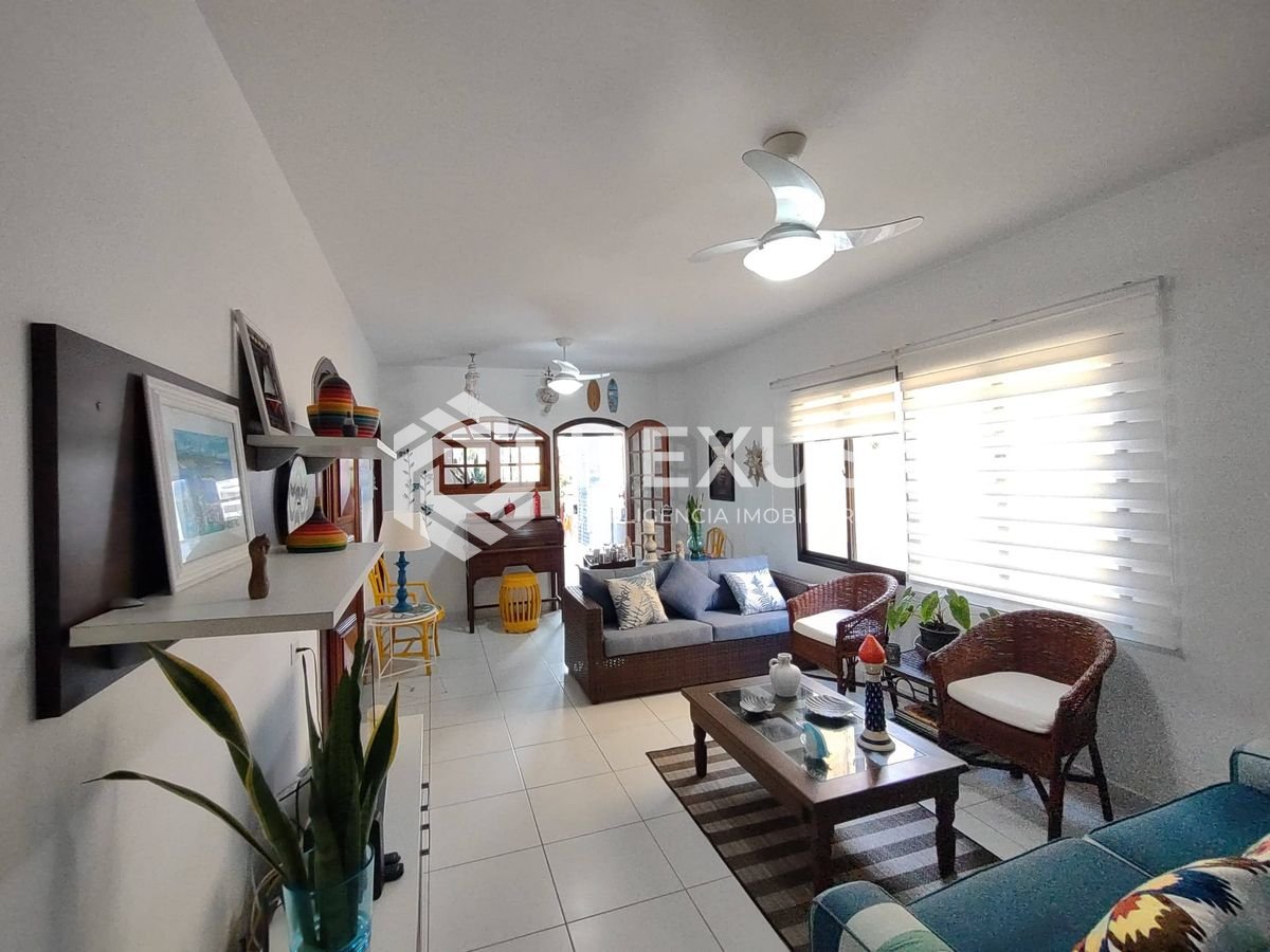 Foto 4 de Cobertura duplex com varanda e lazer na Praia da Enseada, Guaruja