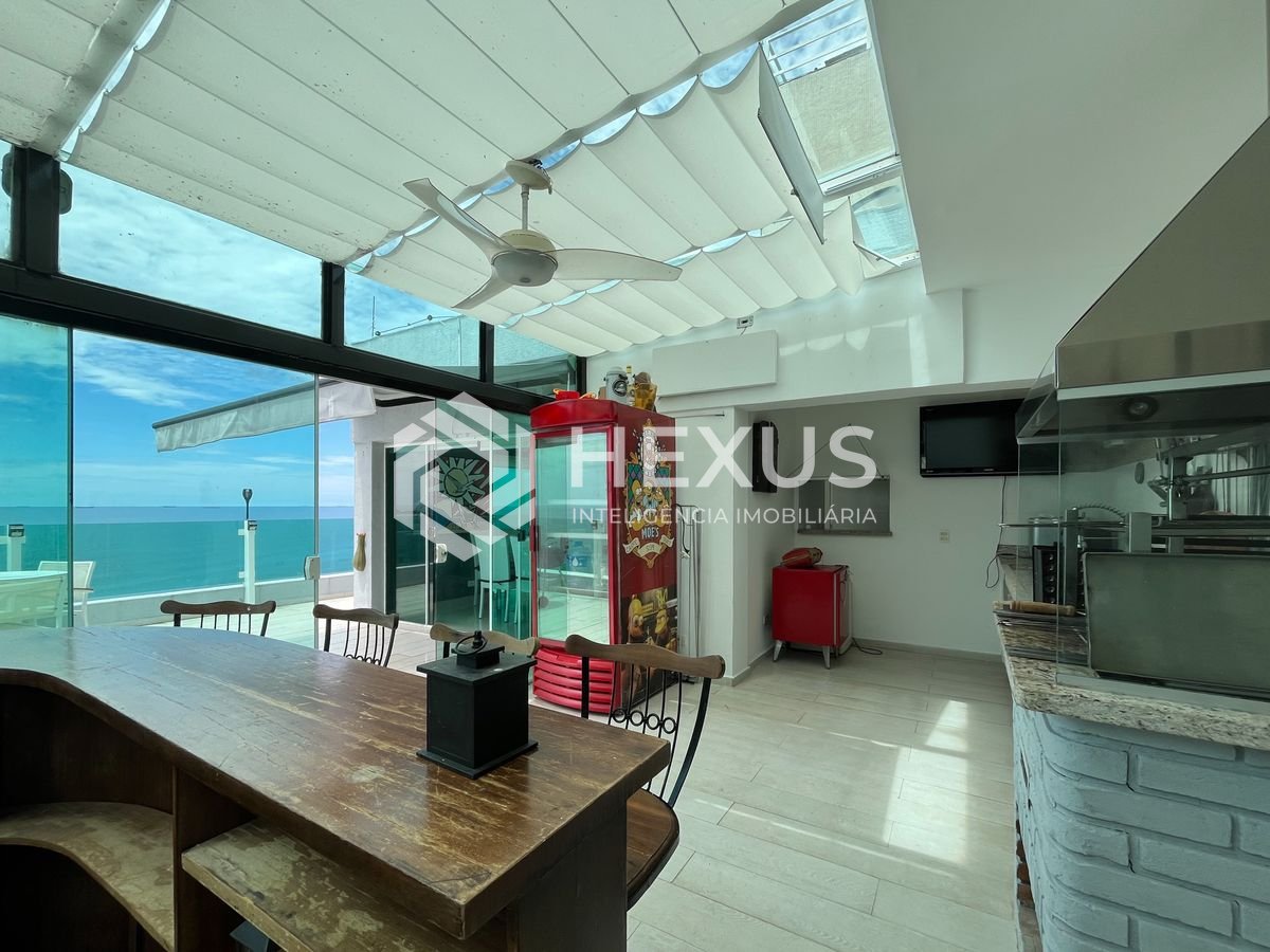 Foto 4 de Cobertura frente mar com piscina e varanda gourmet na Praia das Pitangueiras, Guaruja
