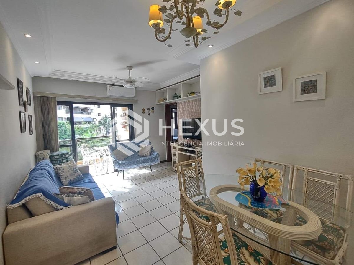 Foto 2 de Apartamento com varanda e lazer na Praia da Enseada, Guaruja