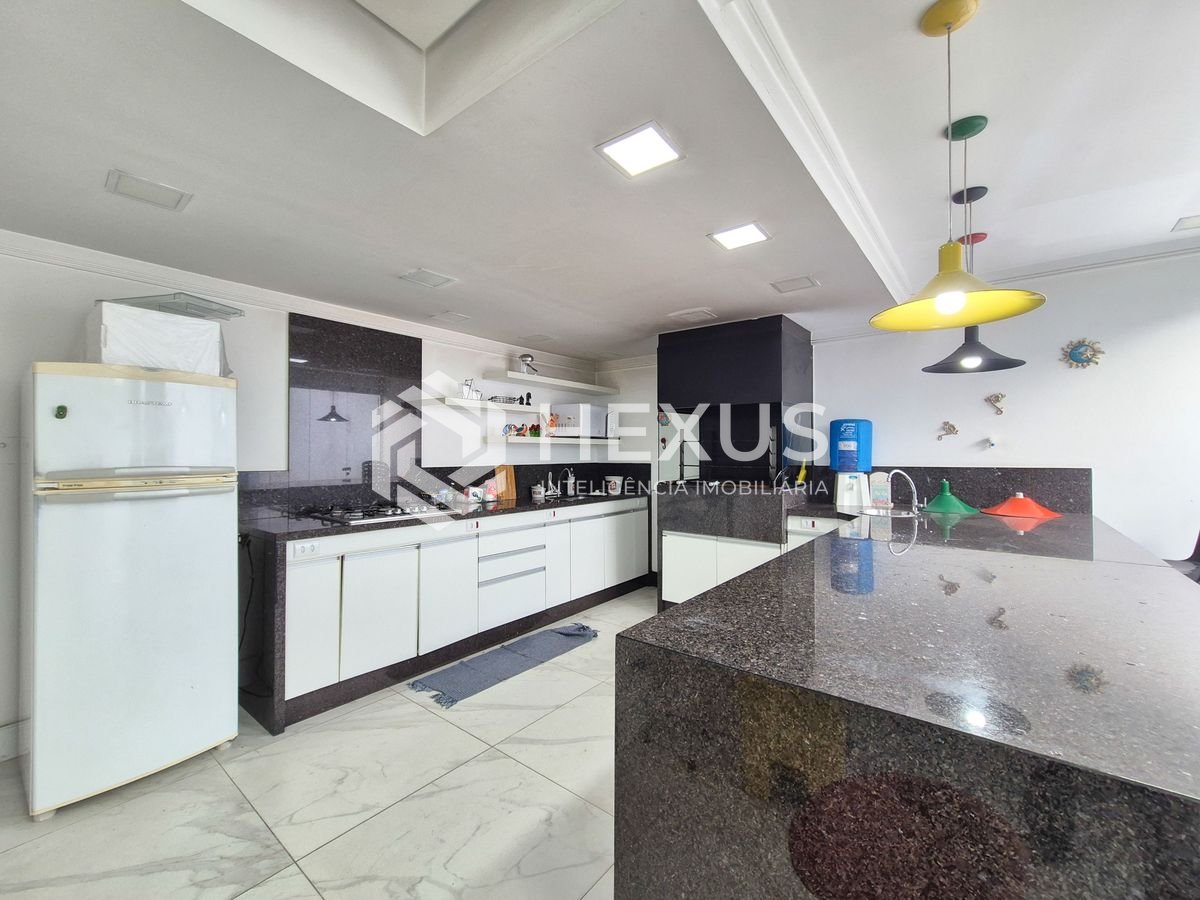 Foto 3 de Cobertura penthouse com piscina e árae gourmet na Praia das Pitangueiras, Guaruja