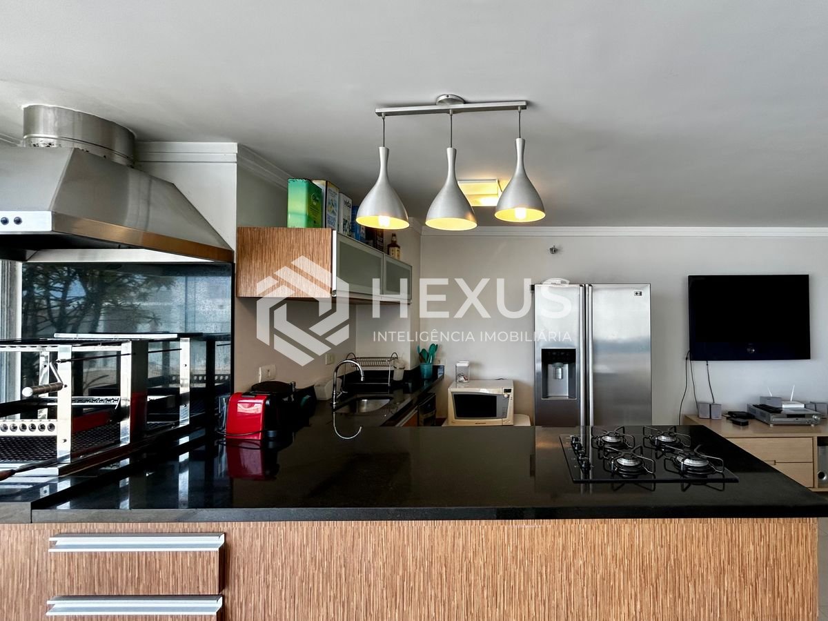 Foto 3 de Cobertura duplex com piscina e área gourmet na Praia da Enseada, Guaruja