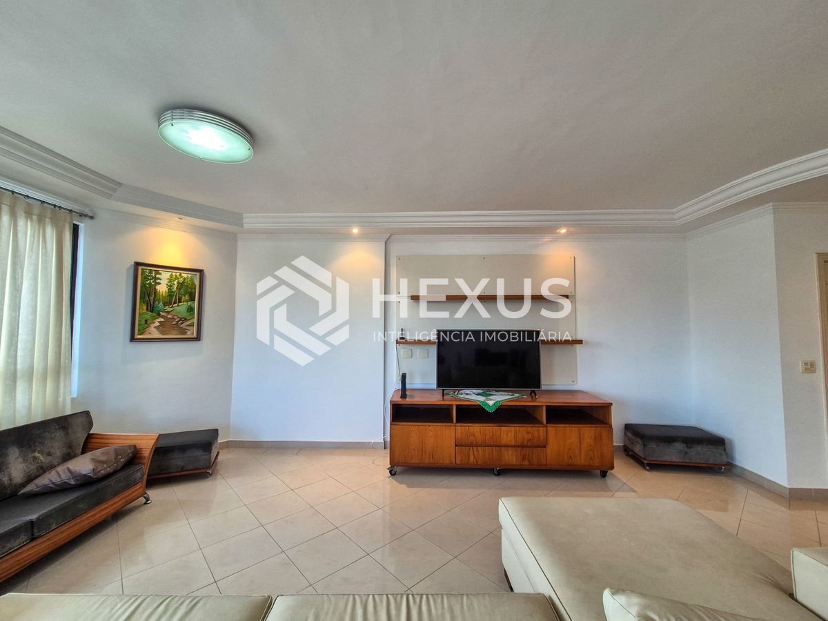 Foto 4 de Apartamento reformado com varanda e lazer nas Pitangueiras, Guarujá