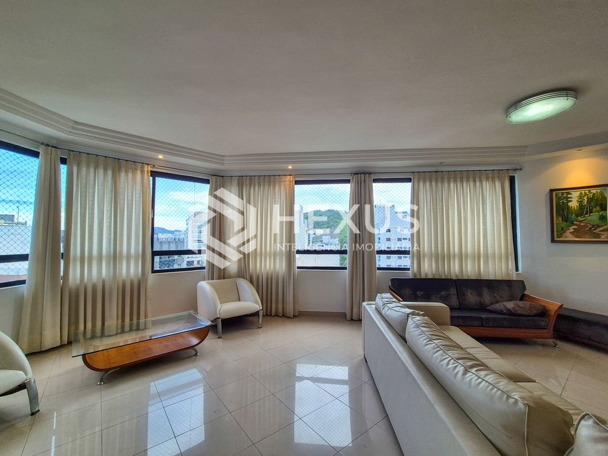 Foto 5 de Apartamento reformado com varanda e lazer nas Pitangueiras, Guarujá