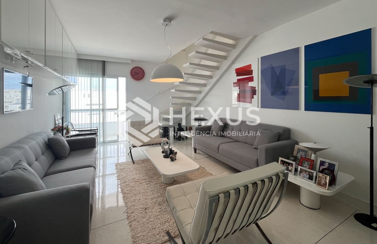 Foto 5 de Cobertura reformada com varanda gourmet vista mar e piscina na Praia das Pitangueiras, Guaruja