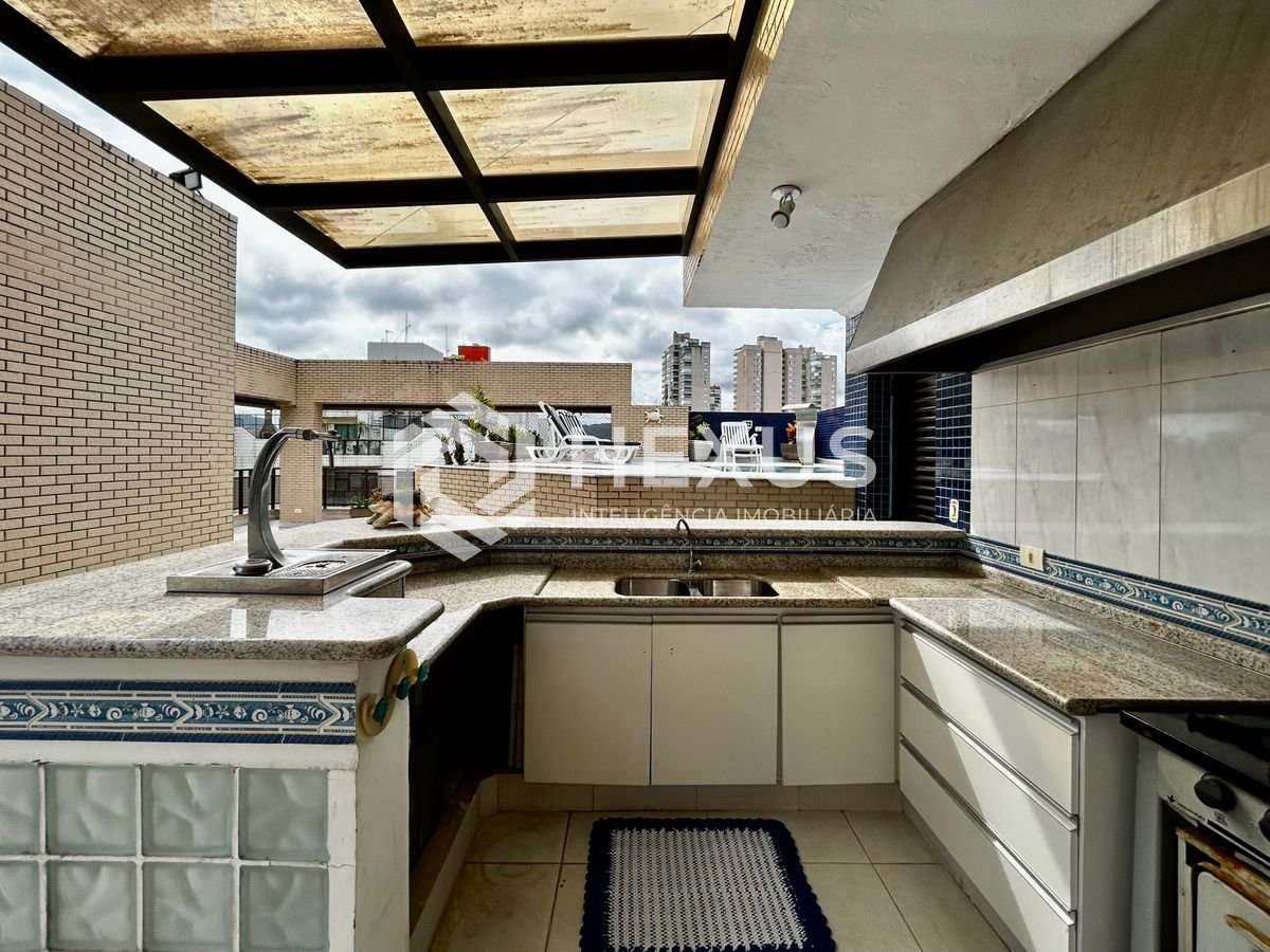 Foto 3 de Cobertura com piscina e espaço gourmet na Praia da Enseada, Guarujá