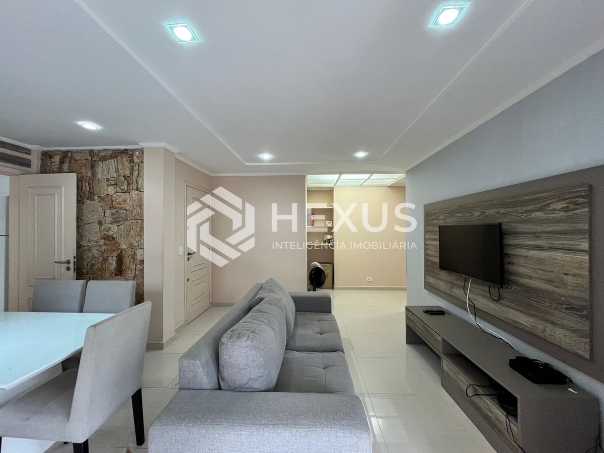 Foto 4 de Cobertura Penthouse reformada com varanda gourmet a 600m da praia na Enseada, Guarujá