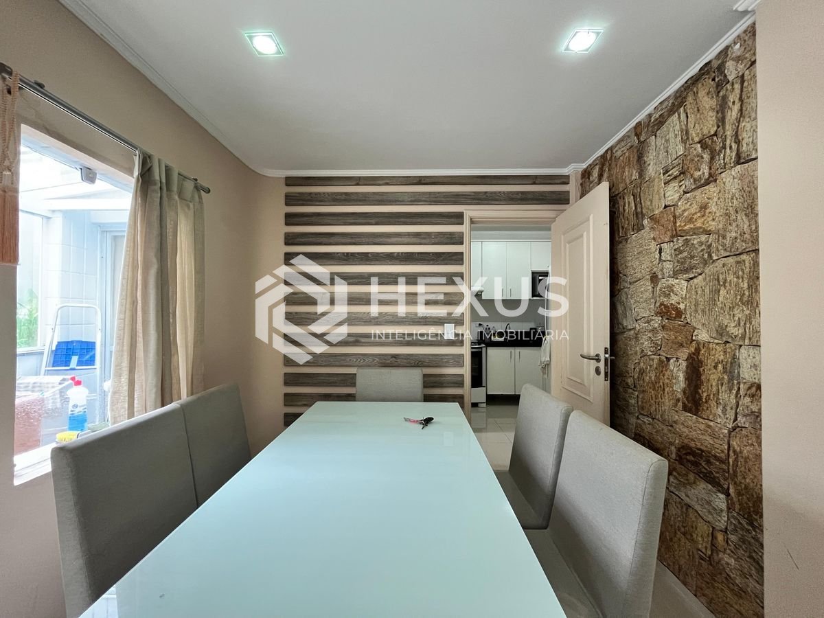 Foto 5 de Cobertura Penthouse reformada com varanda gourmet a 600m da praia na Enseada, Guarujá