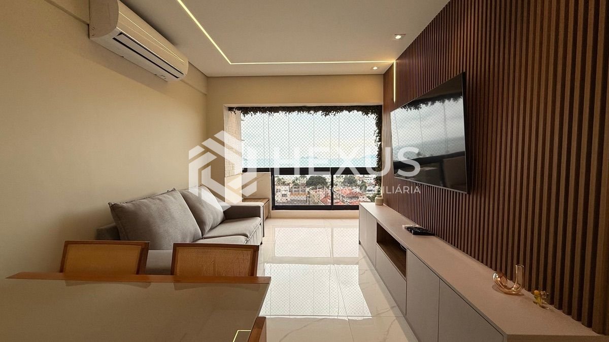 Foto 5 de Cobertura Duplex reformada com varanda vista mar e lazer a 400m da praia na Enseada, Guarujá