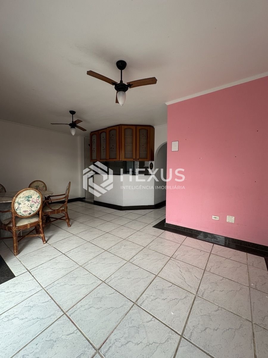Foto 4 de Cobertura Penthouse com varanda e lazer a 800m da praia na Enseada, Guarujá