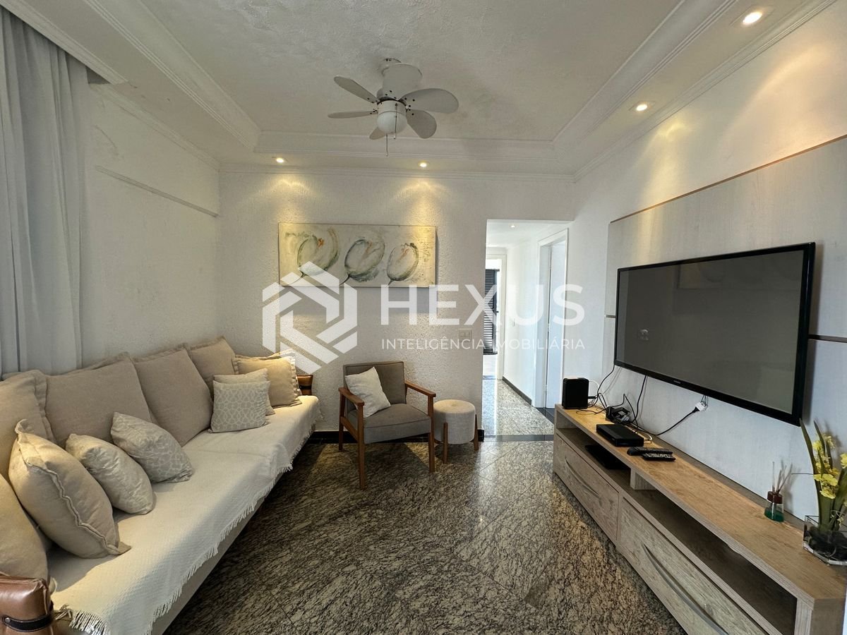 Foto 3 de Cobertura Duplex reformado com varanda vista mar e lazer a 500m da praia na Enseada, Guarujá