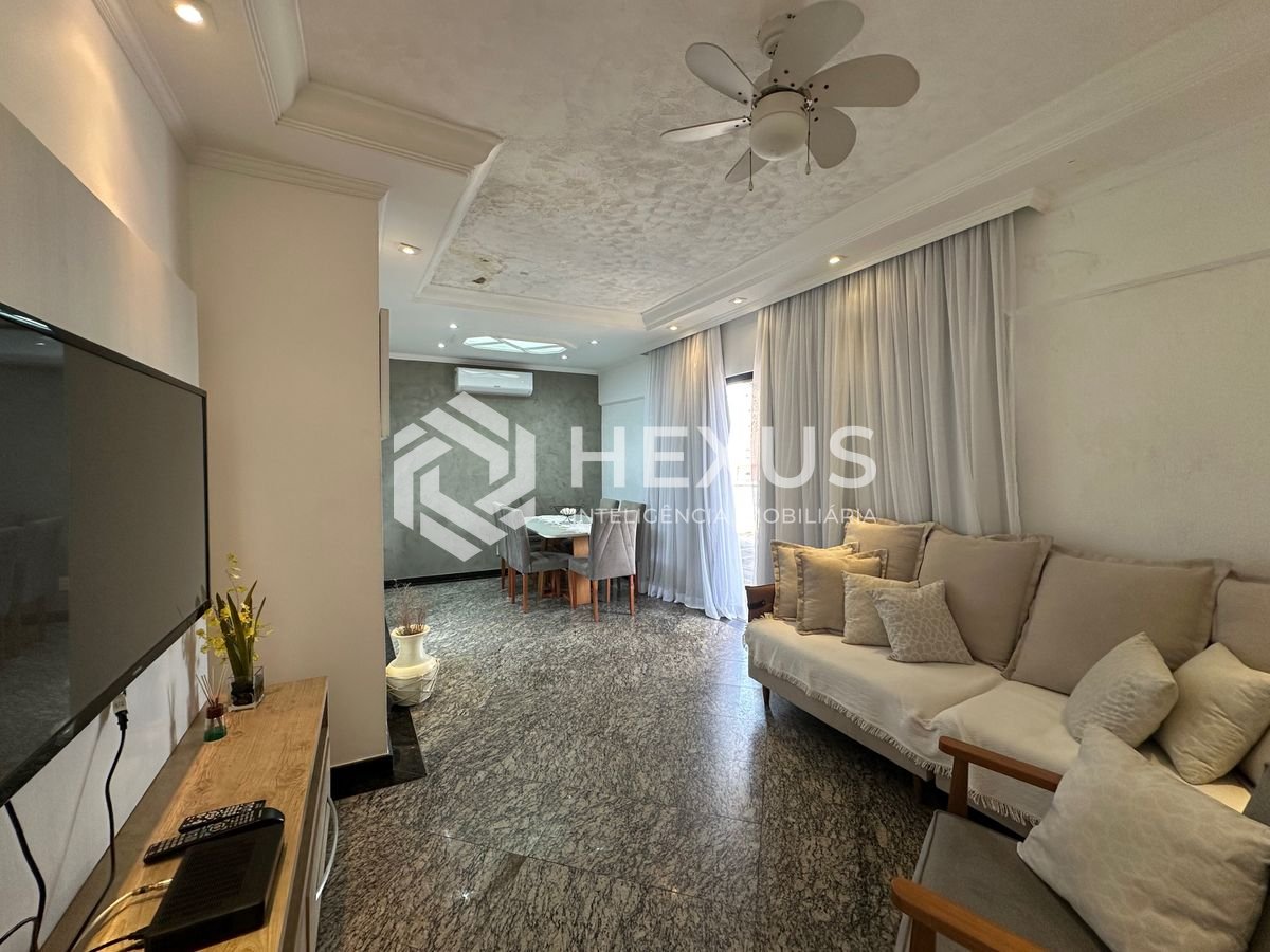 Foto 4 de Cobertura Duplex reformado com varanda vista mar e lazer a 500m da praia na Enseada, Guarujá