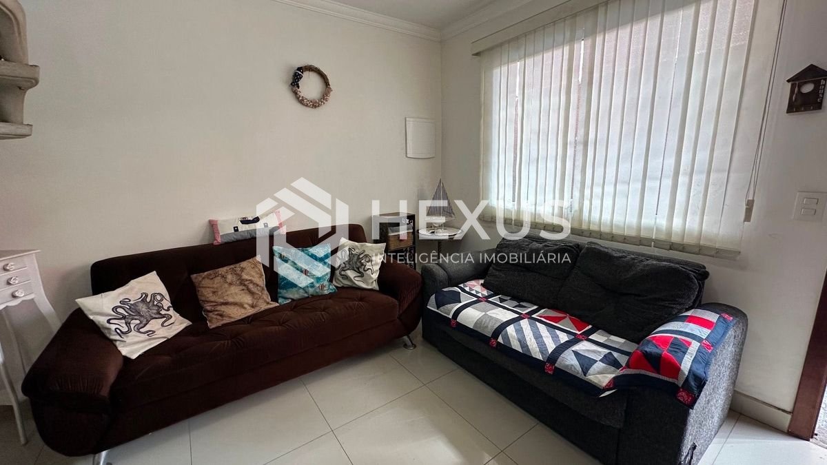 Foto 3 de Sobrado triplex com varanda na Praia da Enseada, Guarujá