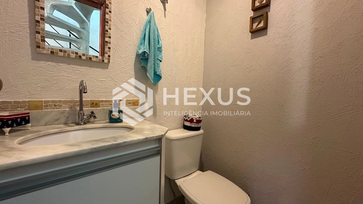 Foto 4 de Sobrado triplex com varanda na Praia da Enseada, Guarujá