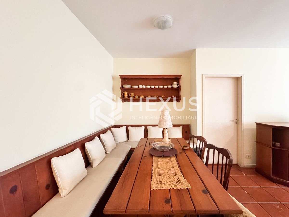 Foto 3 de Apartamento a 2 quadras da praia nas Pitangueiras, Guarujá