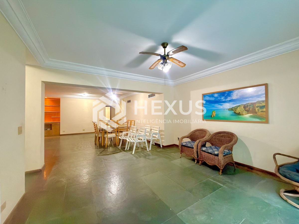 Foto 3 de Apartamento reformado com varanda e lazer na região da Barra Funda nas Pitangueiras, Guarujá