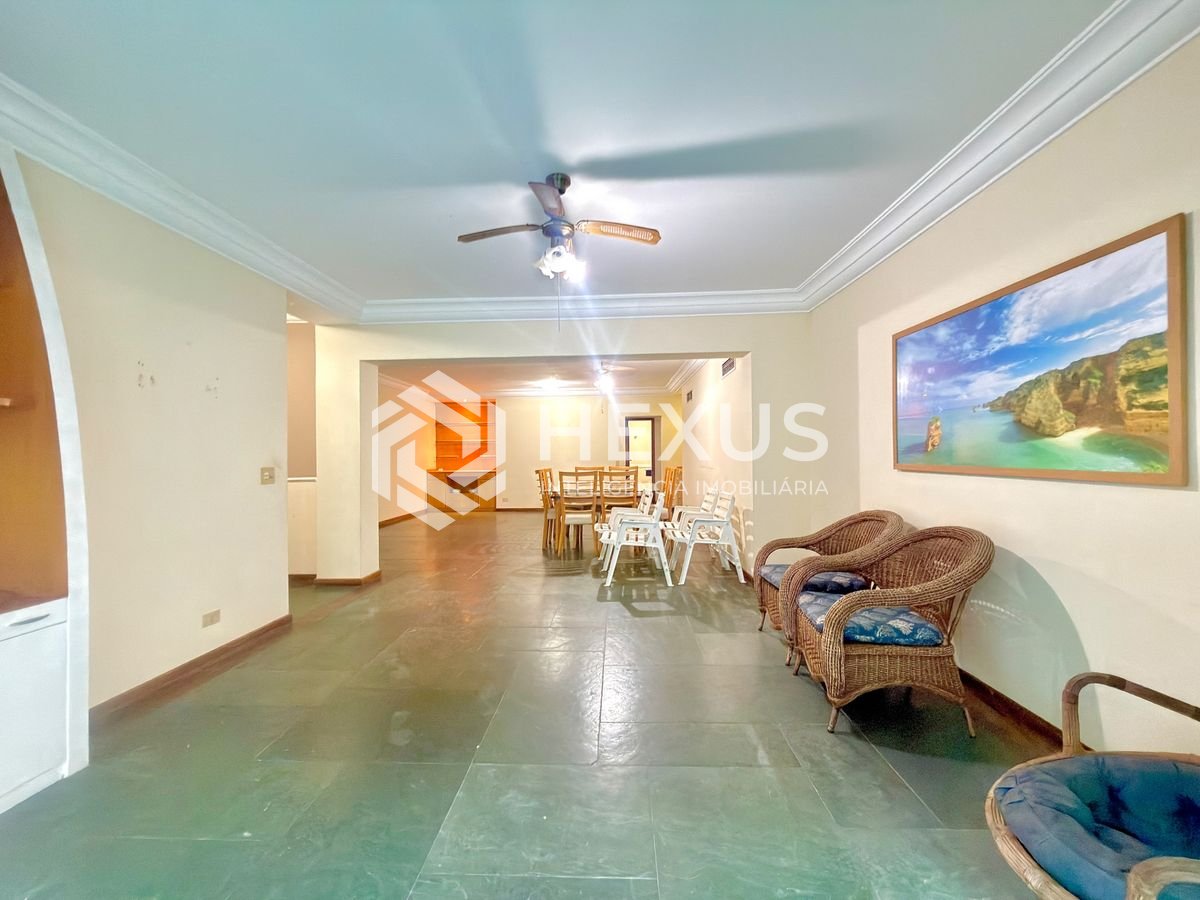 Foto 5 de Apartamento reformado com varanda e lazer na região da Barra Funda nas Pitangueiras, Guarujá