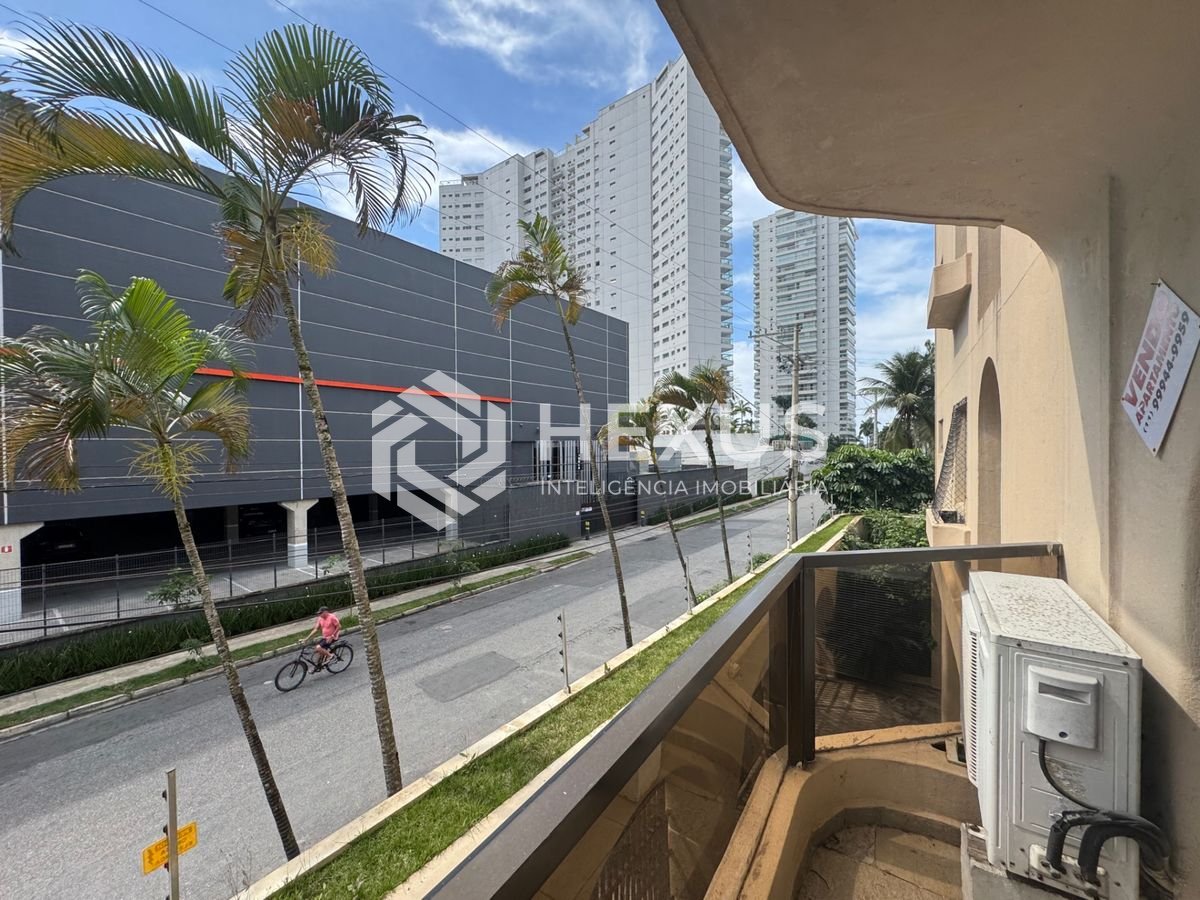 Foto 2 de Apartamento com varanda a 350m da praia no Jardim das Conchas, Guarujá