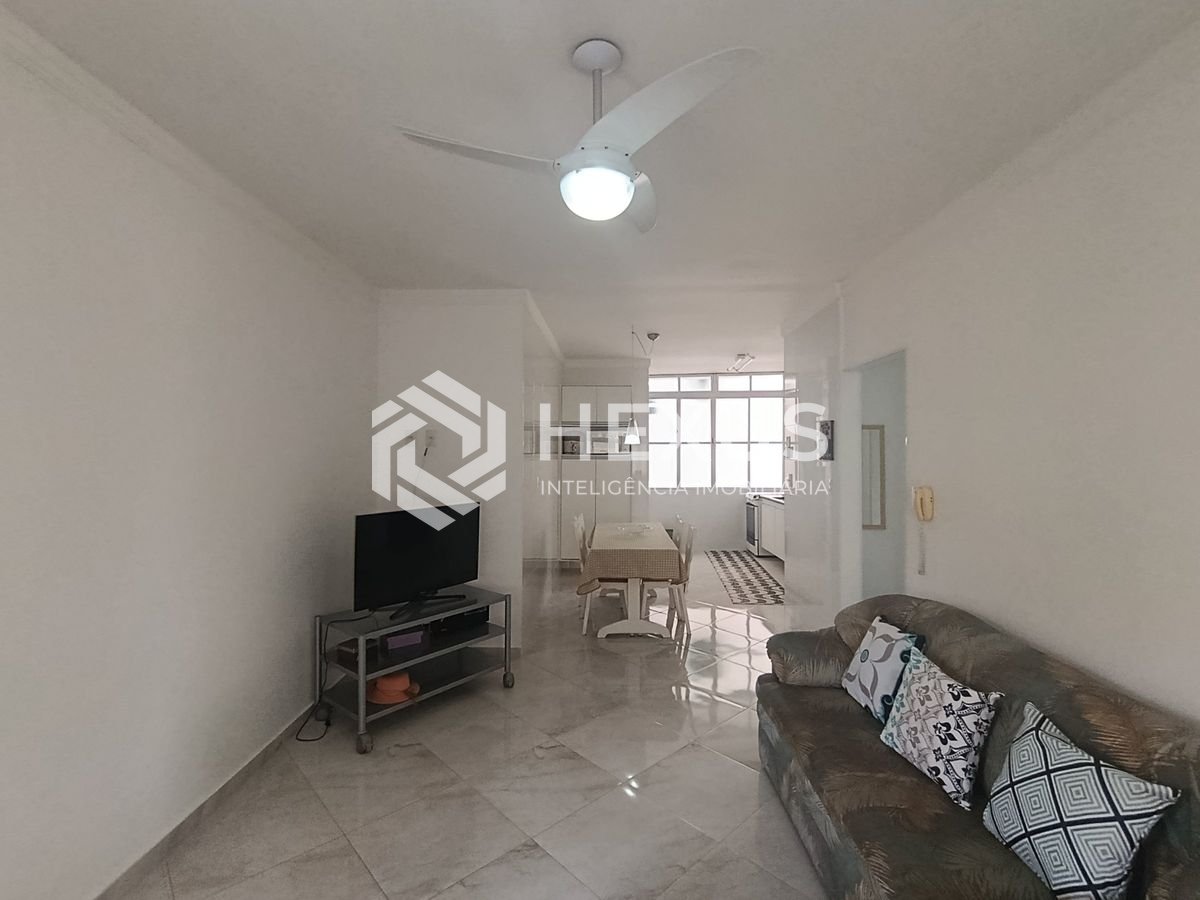Foto 2 de Apartamento reformado com vista mar a 250m da praia na região da Brunella na Enseada, Guarujá