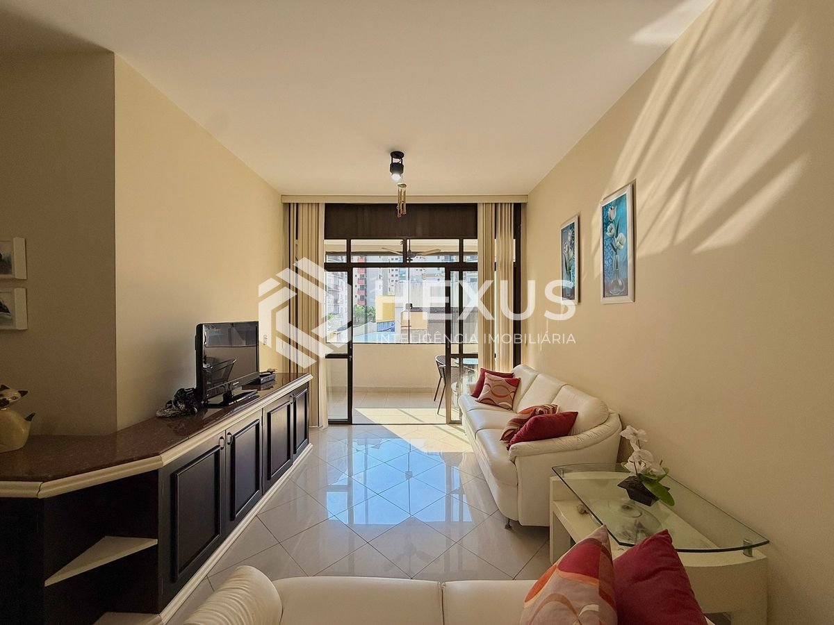 Foto 5 de Apartamento reformado com varanda e lazer a 300m da praia na Enseada, Guarujá