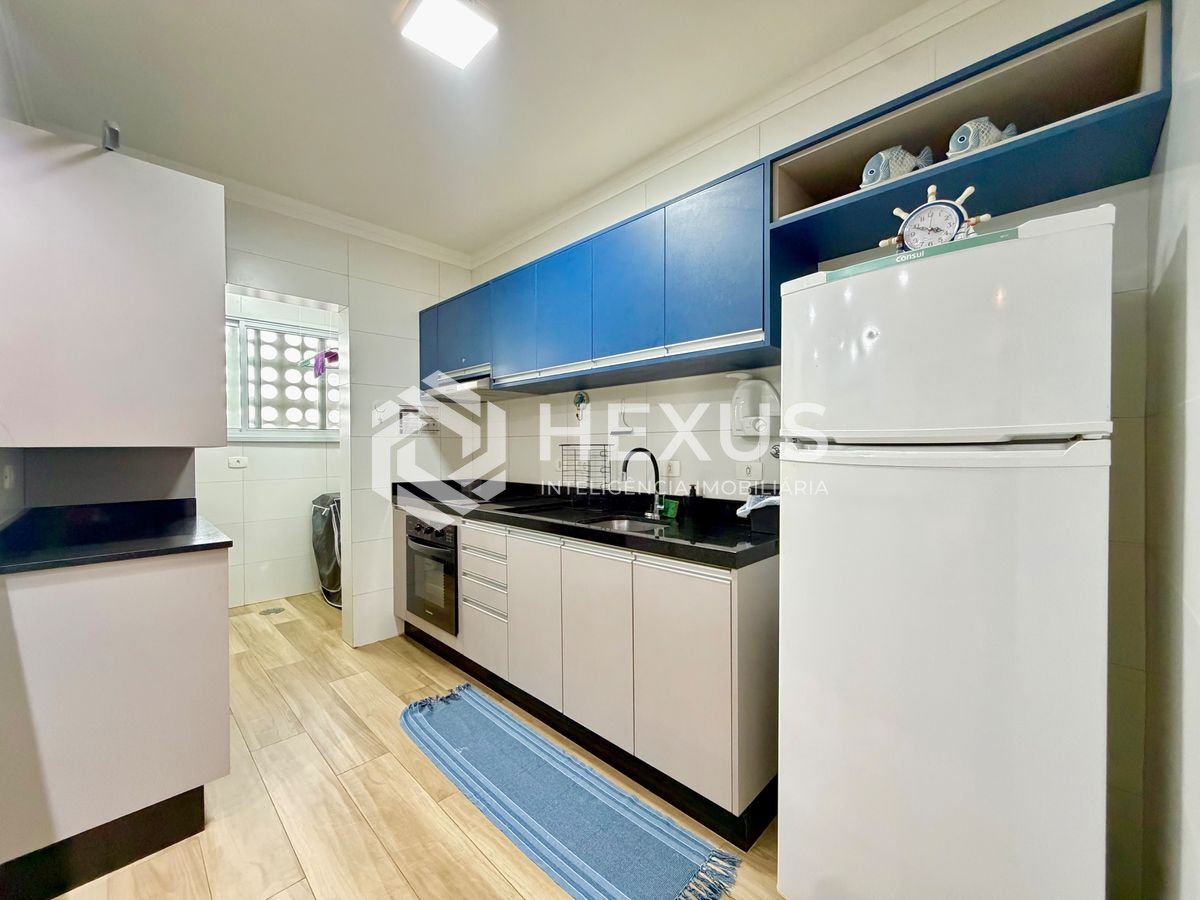 Foto 5 de Apartamento reformado a 500m da praia na Enseada, Guarujá