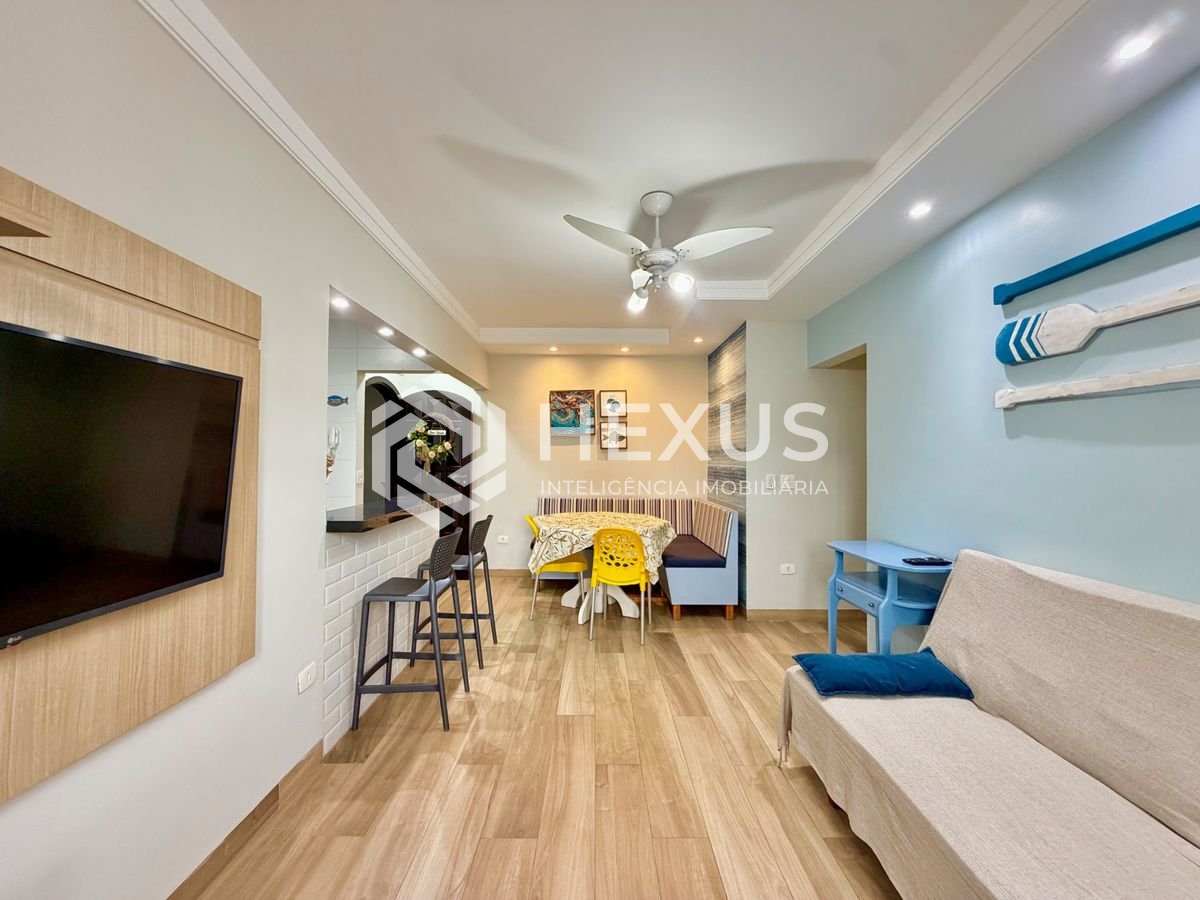 Foto 3 de Apartamento reformado a 500m da praia na Enseada, Guarujá