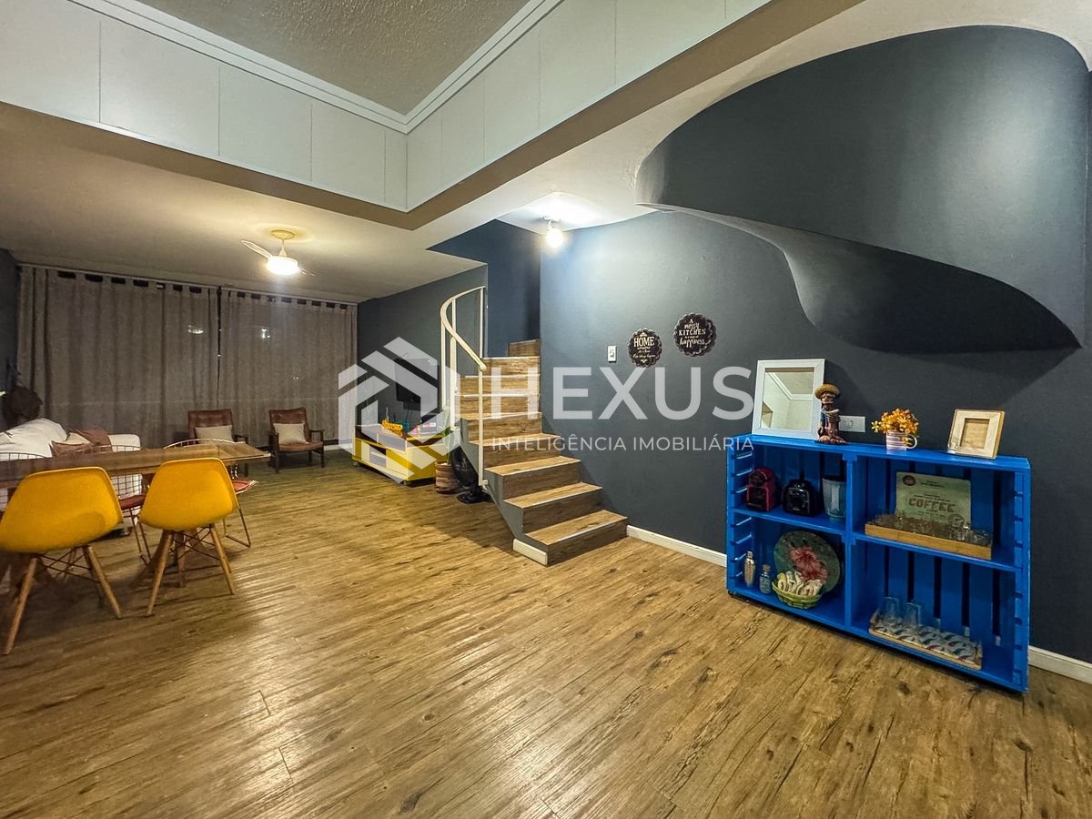 Foto 4 de Apartamento Duplex a 150m da praia no Jardim Astúrias, Guarujá