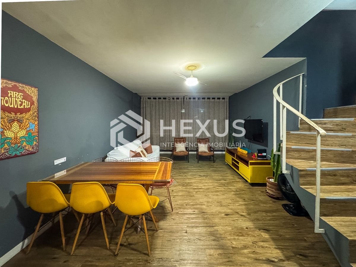 Foto 2 de Apartamento Duplex a 150m da praia no Jardim Astúrias, Guarujá