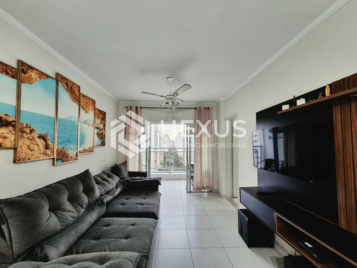 Foto 2 de Apartamento com varanda nas Pitangueiras, Guarujá