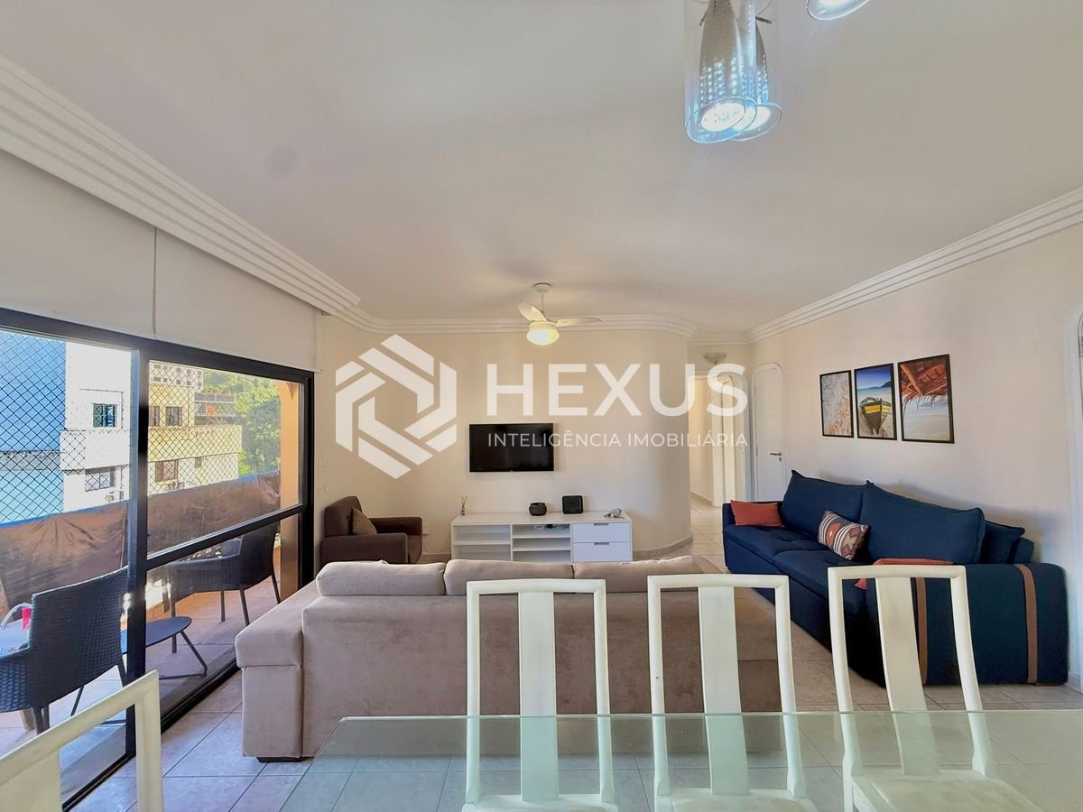 Foto 3 de Apartamento com varanda e lazer a 300m da praia nas Pitangueiras, Guarujá