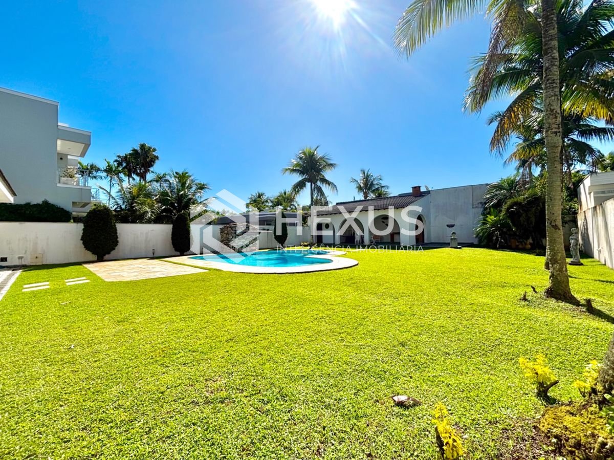 Foto 4 de Casa com piscina e área gourmet no Jardim Acapulco, Guarujá