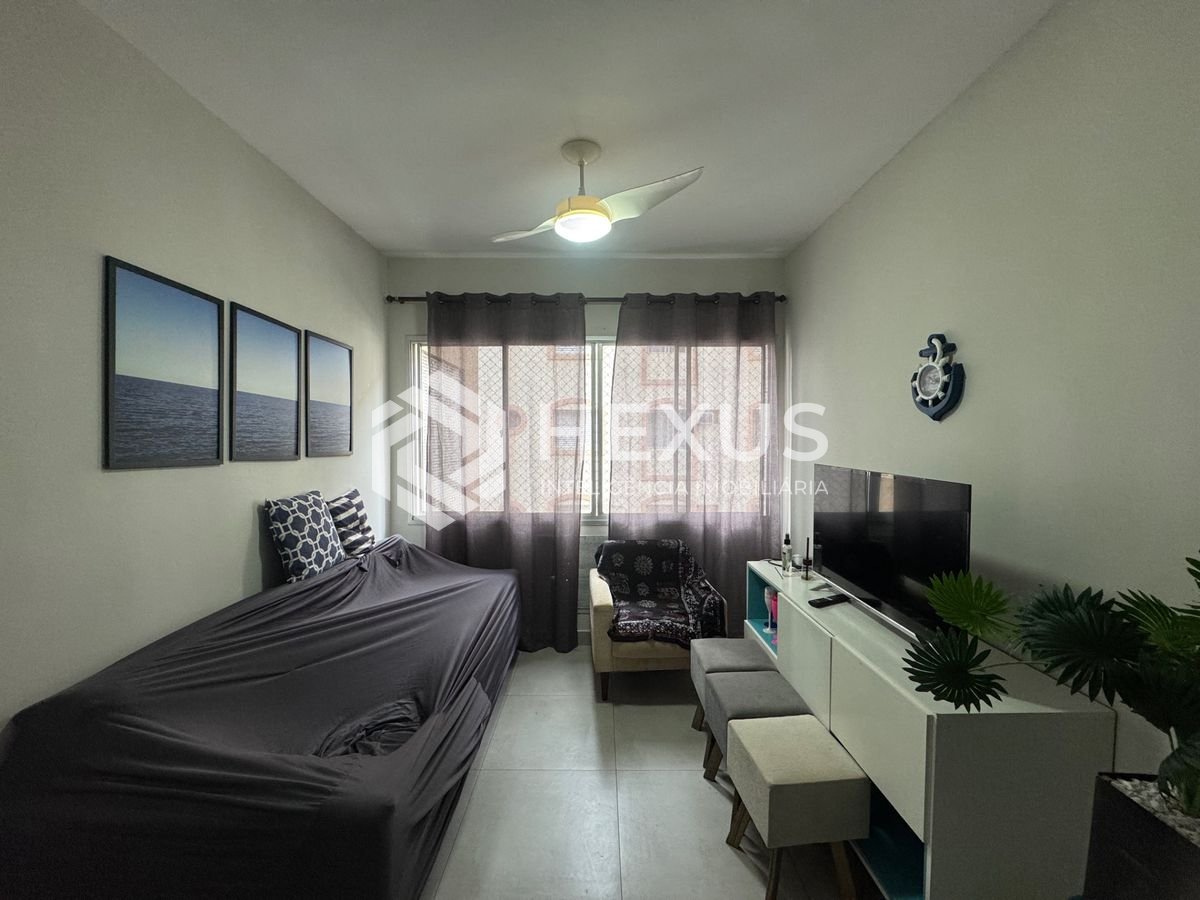 Foto 2 de Apartamento reformado a 800m da praia na Enseada, Guarujá