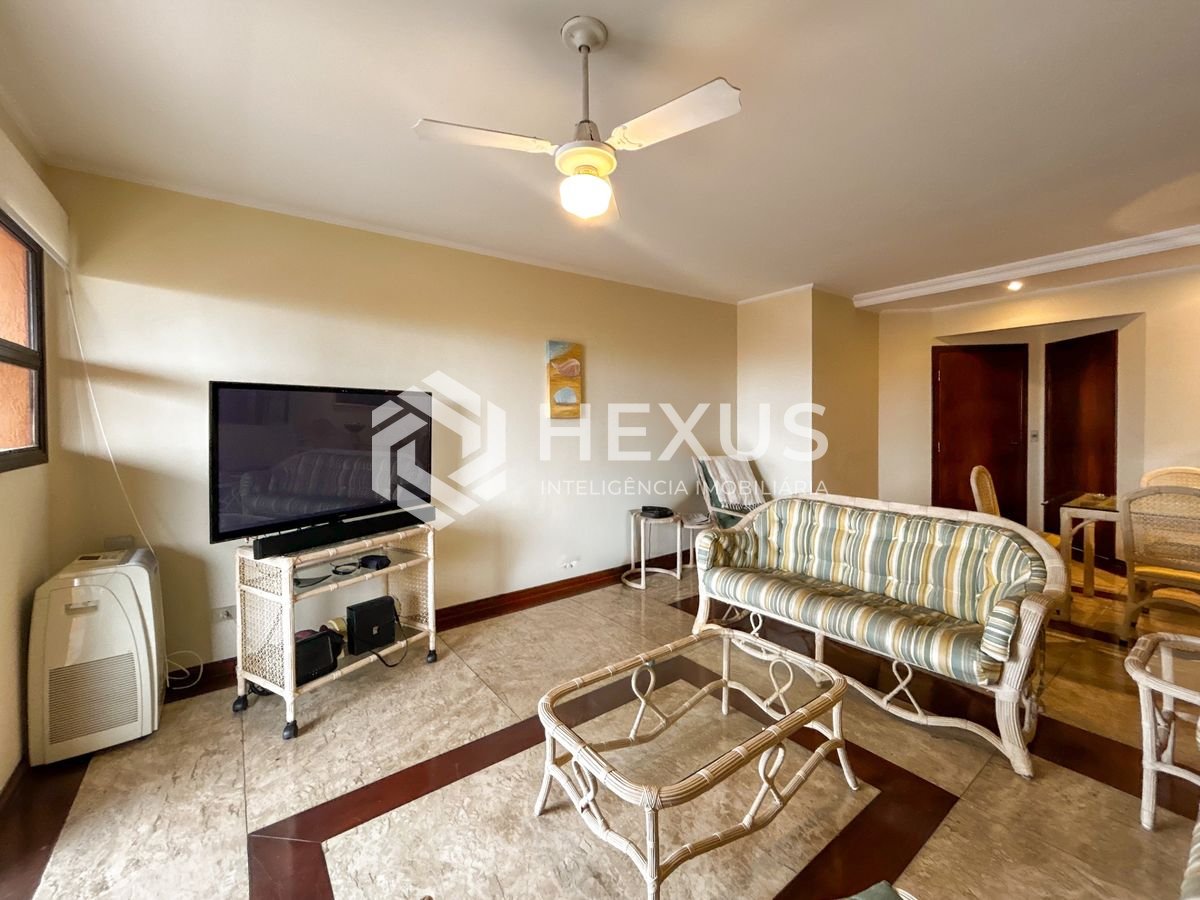 Foto 4 de Apartamento com varanda vista mar e lazer a 250m da praia na Enseada, Guarujá