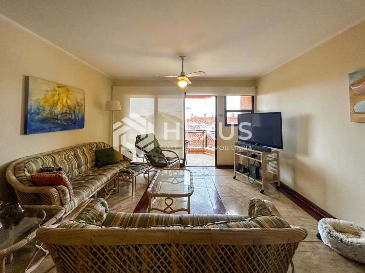 Foto 2 de Apartamento com varanda vista mar e lazer a 250m da praia na Enseada, Guarujá
