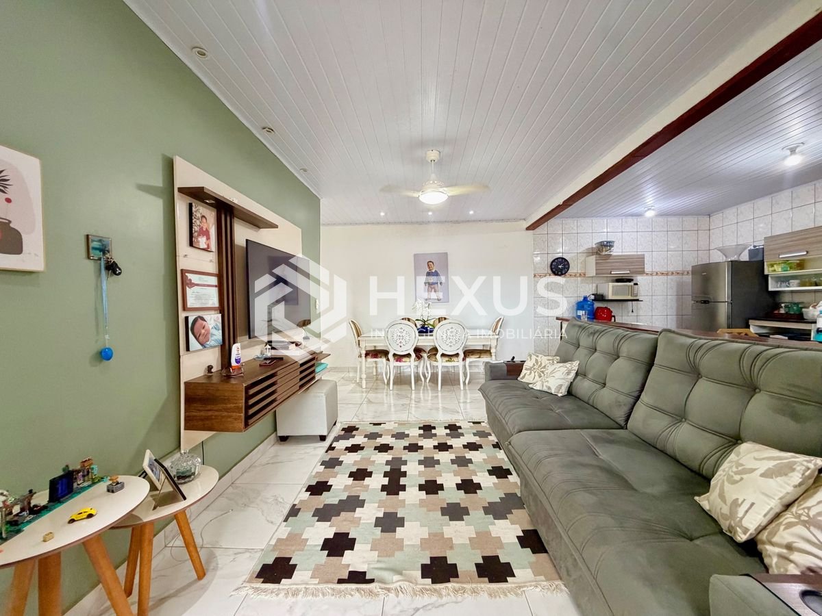Foto 4 de Casa com varanda na Enseada, Guarujá
