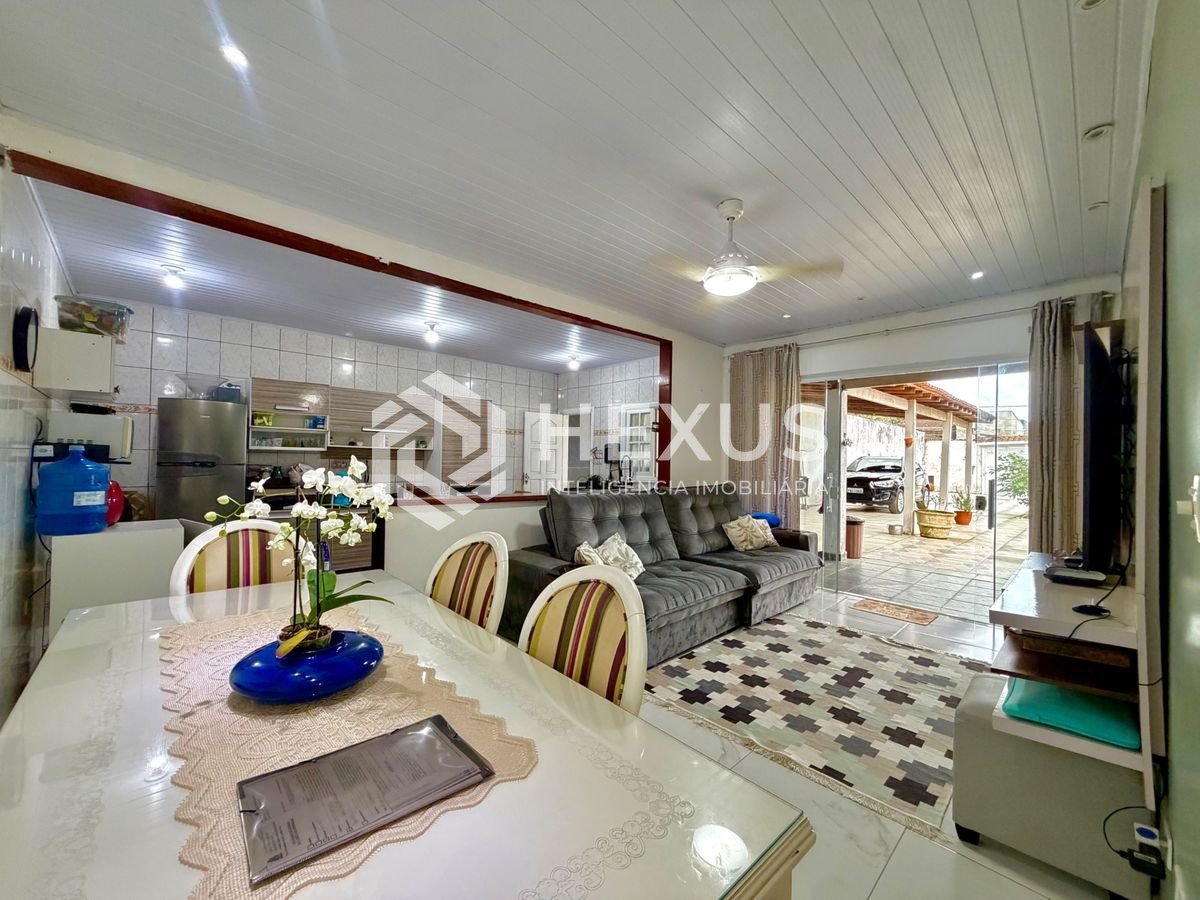 Foto 5 de Casa com varanda na Enseada, Guarujá