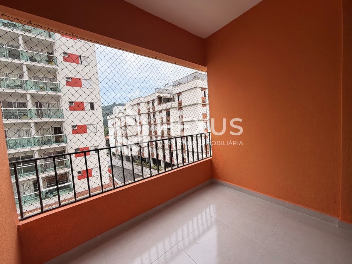 Foto 5 de Apartamento reformado com varanda e lazer a 500m da praia na região da Vila Julia na Enseada, Guarujá