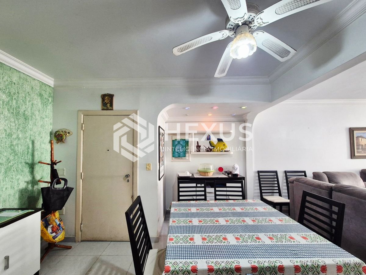 Foto 5 de Apartamento com varanda e lazer a 1 quadra da praia nas Pitangueiras, Guarujá
