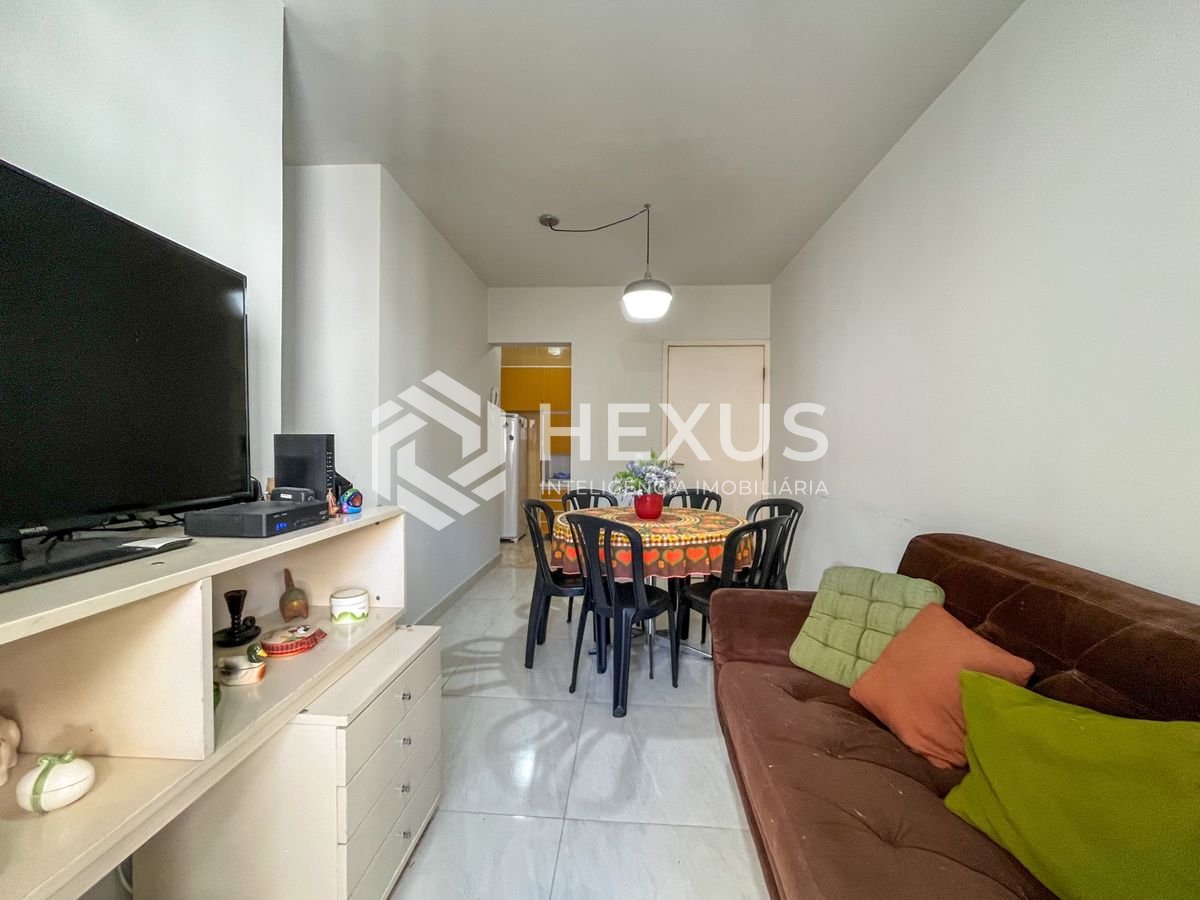 Foto 2 de Apartamento com varanda e lazer a 1 quadra da praia na região da Barra Funda nas Pitangueiras, Guarujá