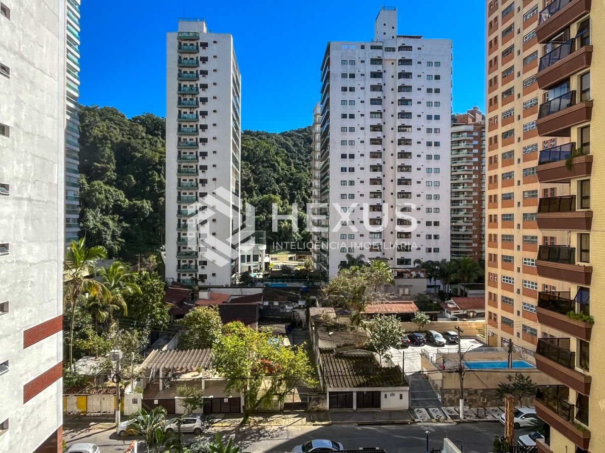 Foto 4 de Apartamento com varanda e lazer a 1 quadra da praia na região da Barra Funda nas Pitangueiras, Guarujá
