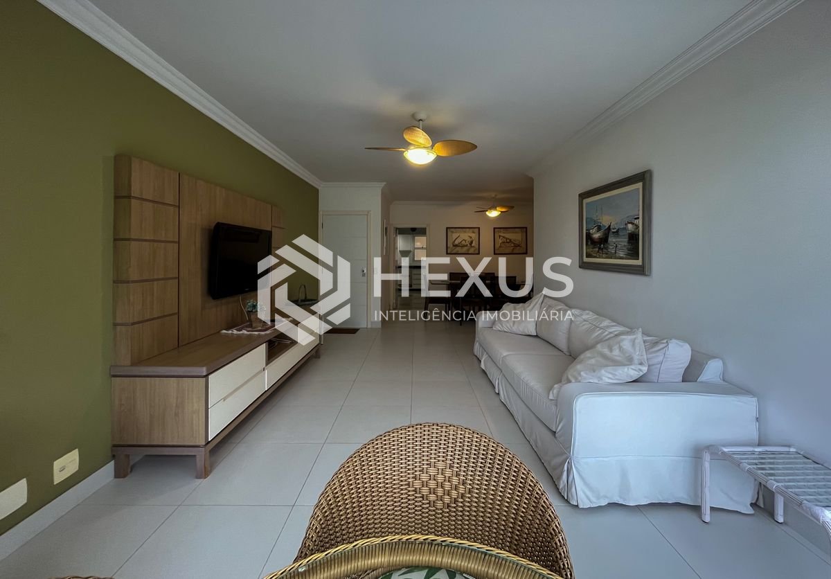 Foto 4 de Apartamento reformado com varanda vista mar e lazer nas Pitangueiras, Guarujá