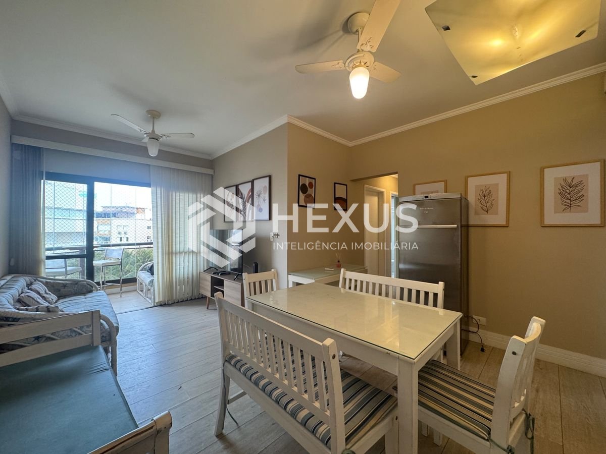 Foto 2 de Apartamento com varanda e lazer a 450m da praia na região da Brunella na Enseada, Guarujá