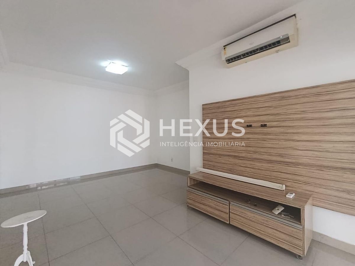 Foto 4 de Apartamento com varanda e lazer a 500m da praia na região do Boqueirão na Enseada, Guarujá