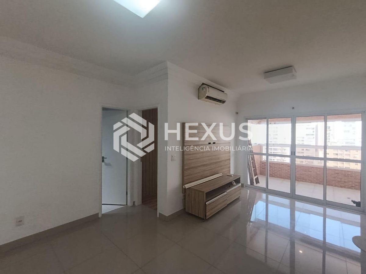 Foto 3 de Apartamento com varanda e lazer a 500m da praia na região do Boqueirão na Enseada, Guarujá