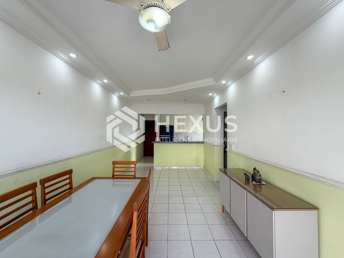Foto 3 de Apartamento com varanda e lazer a 400m da praia na região do Casa Grande Hotel na Enseada, Guarujá