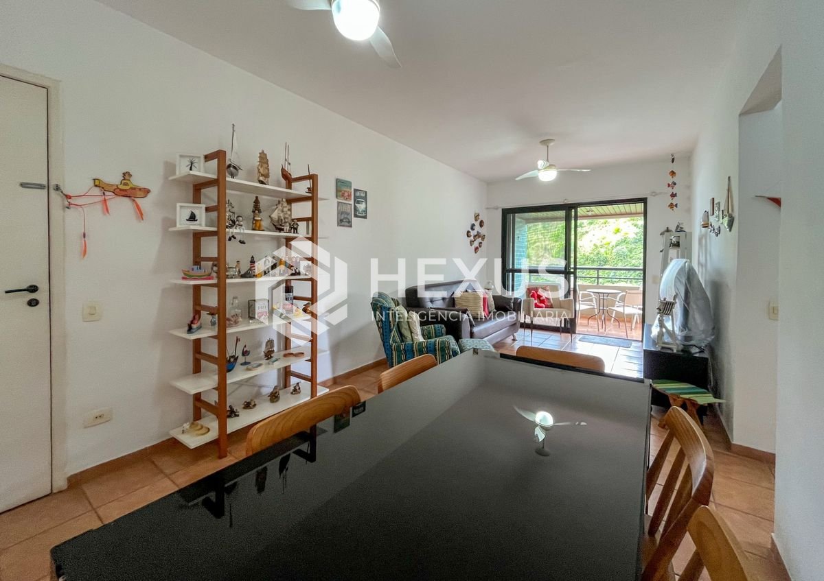 Foto 2 de Apartamento com varanda e lazer a 1 quadra da praia nas Pitangueiras, Guarujá