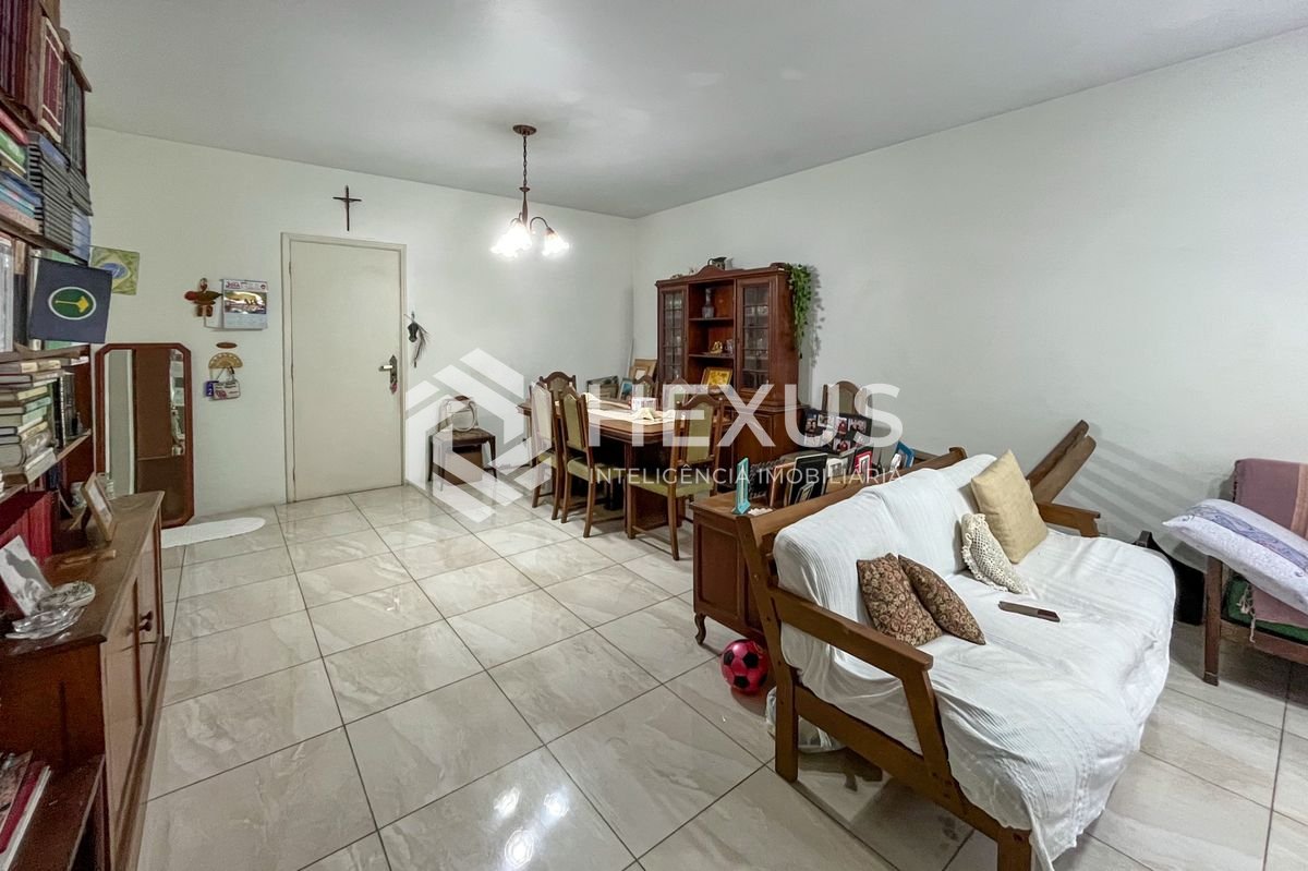 Foto 3 de Apartamento com varanda e lazer a 200m da praia nas Pitangueiras, Guarujá