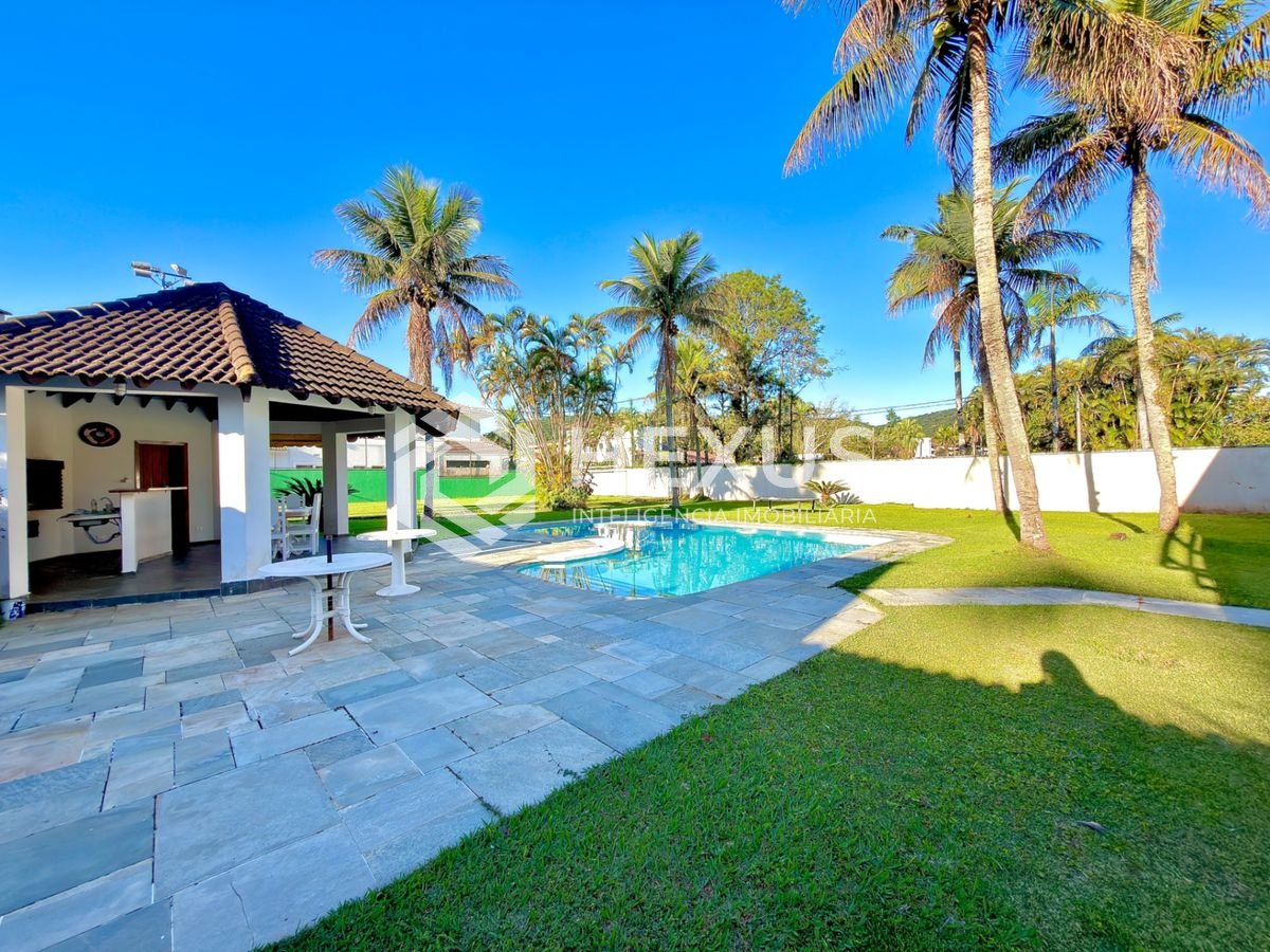 Foto 5 de Casa de alto padrão com piscina e área gourmet no Jardim Acapulco, Guarujá