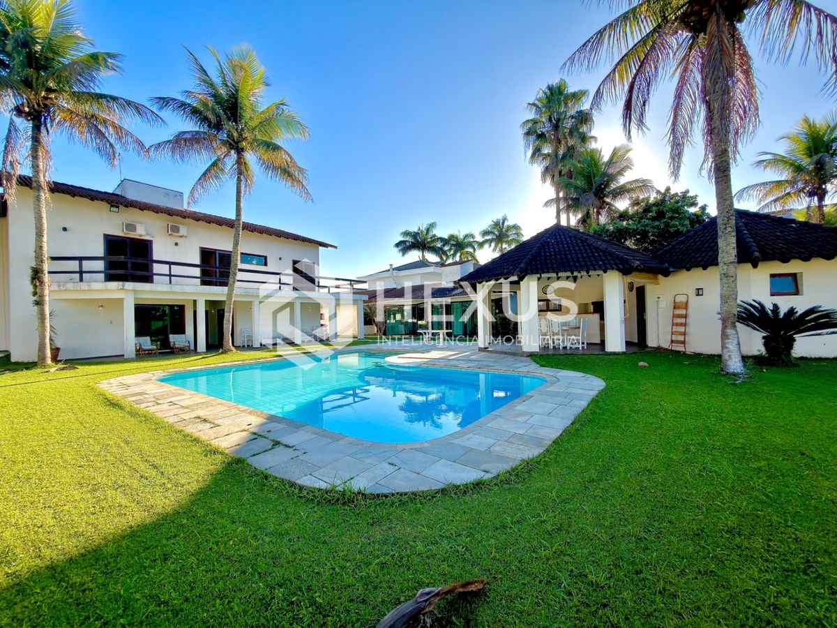 Foto 3 de Casa de alto padrão com piscina e área gourmet no Jardim Acapulco, Guarujá